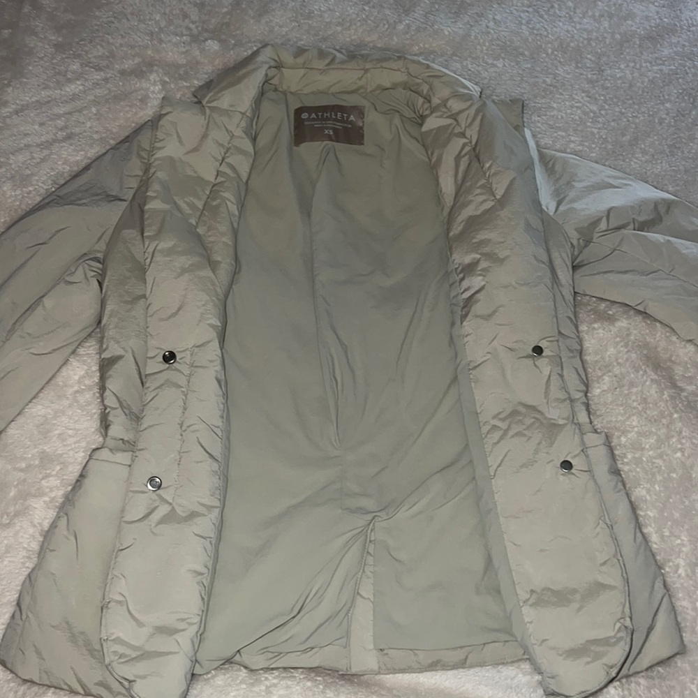 Athleta beige puffer